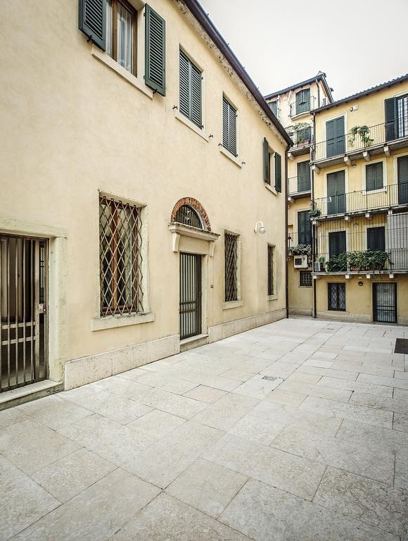 Arena Easy Suites Guesthouse 维罗纳 外观 照片