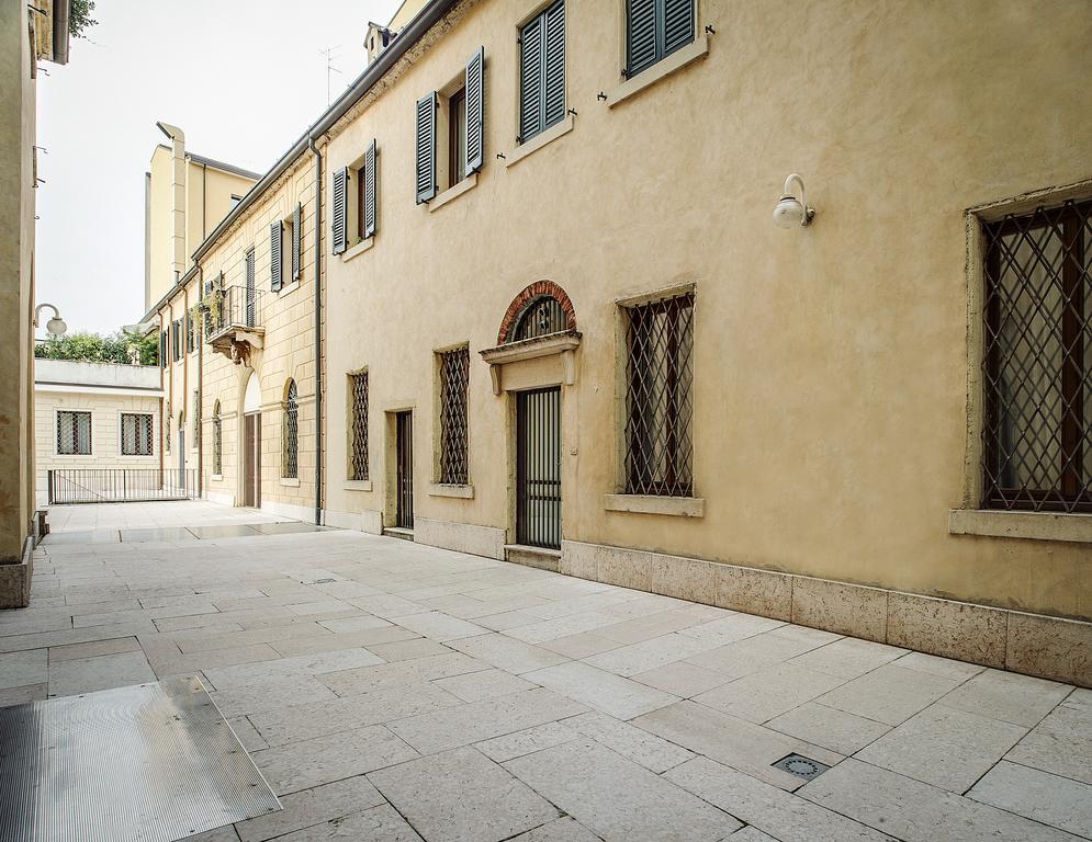 Arena Easy Suites Guesthouse 维罗纳 外观 照片